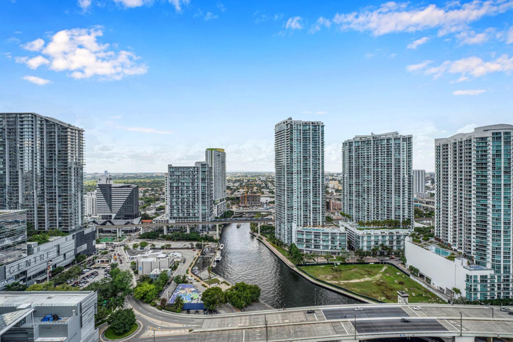 マイアミ Modern 2 Story Loft 2Br With Breathtaking Viewsヴィラ エクステリア 写真